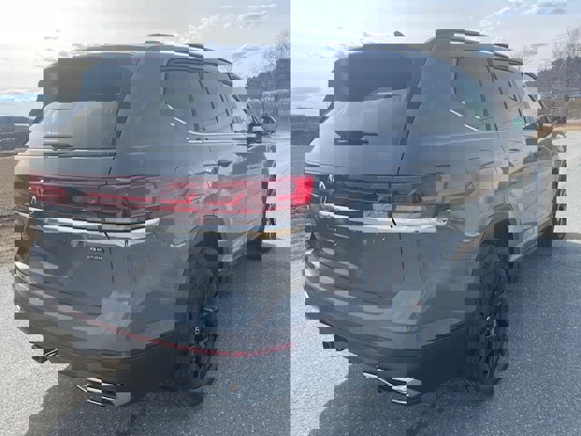 New 2026 Volkswagen Atlas SE image 3