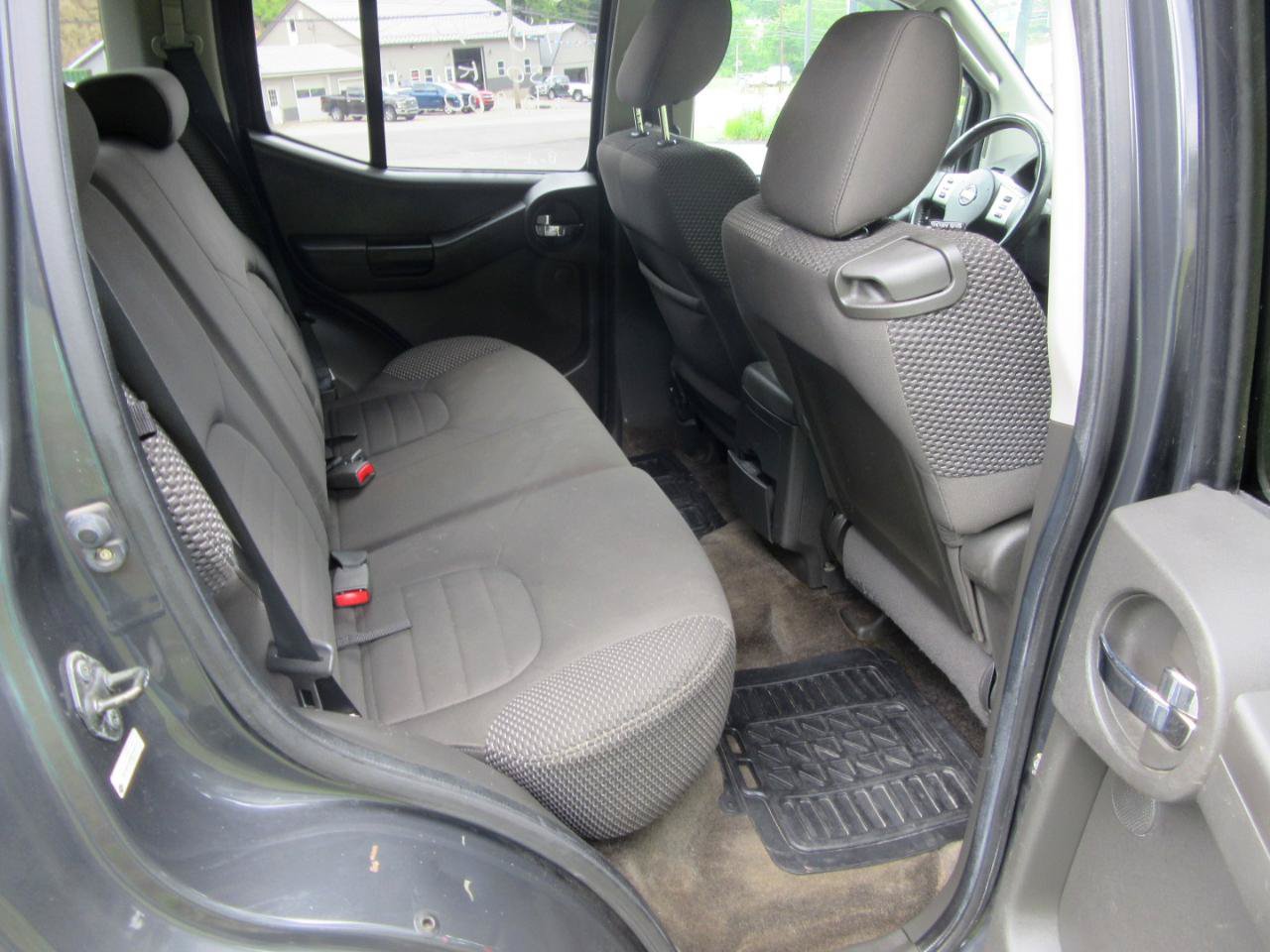 Used 2011 Nissan Xterra PRO-4X AWD/4WD image 12