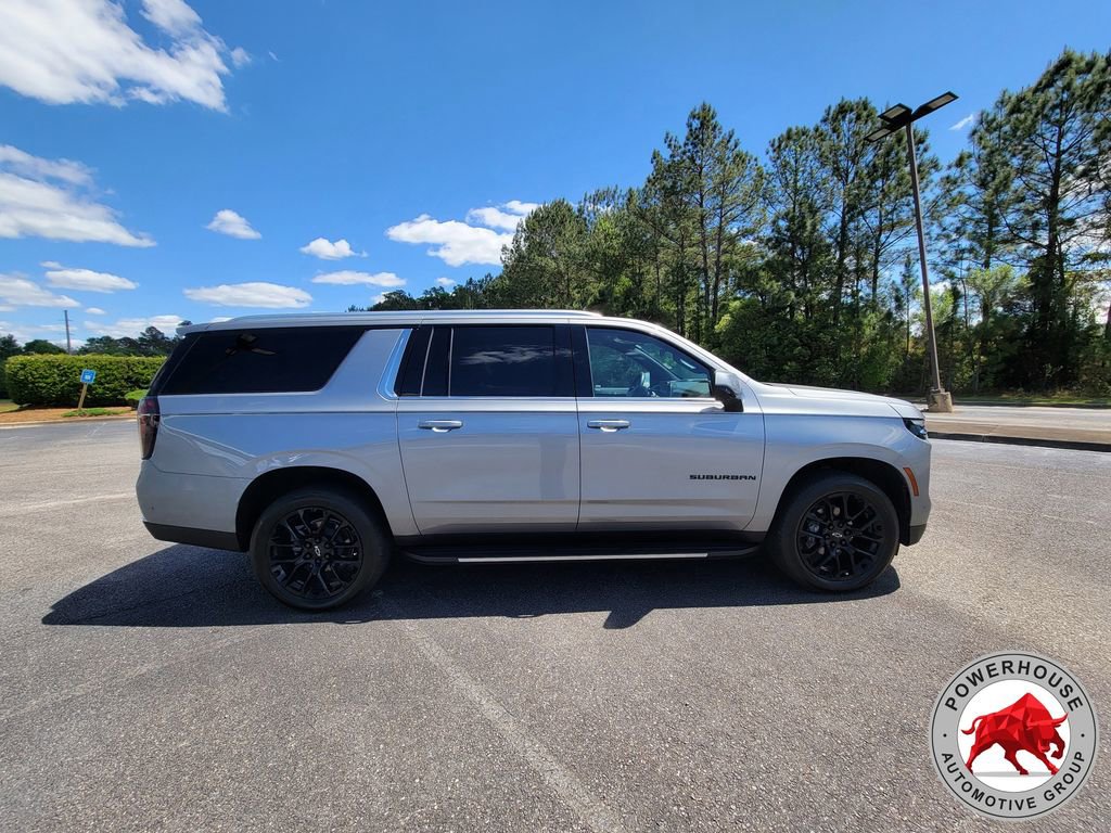 Used 2025 Chevrolet Suburban LS AWD/4WD image 7