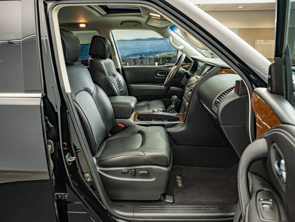 Used 2017 INFINITI QX80 4WD w/ Driver Assistance Package image 39