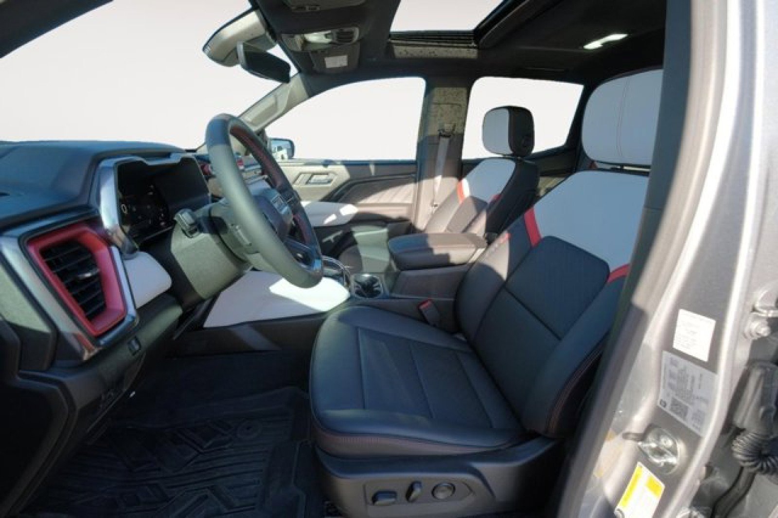 Used 2023 GMC Canyon AT4X image 12