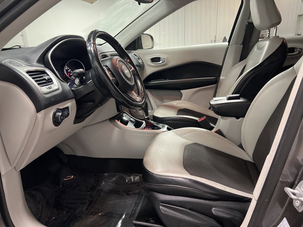 Used 2017 Jeep Compass Latitude image 10