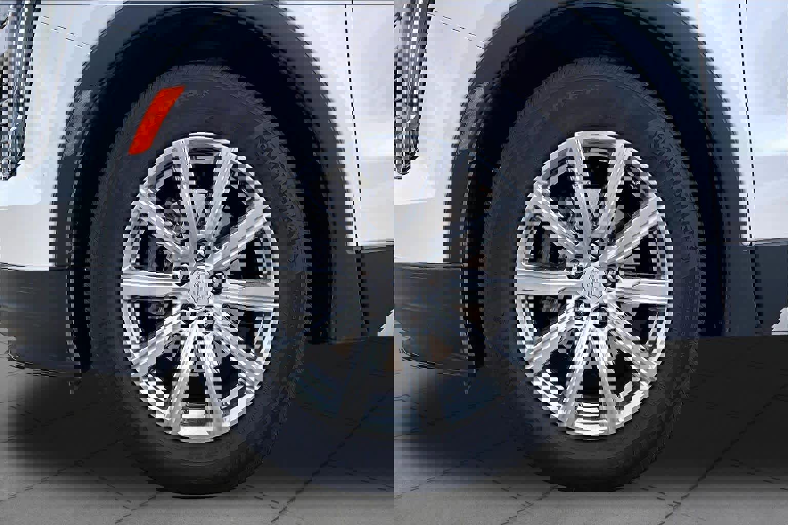 Used 2023 Cadillac XT4 Premium Luxury w/ Technology Package image 10