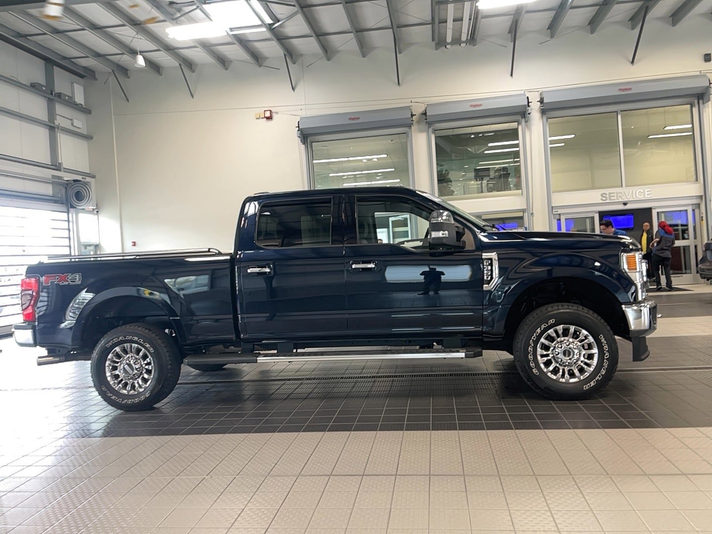 Used 2022 Ford F350 XLT w/ XLT Premium Package AWD/4WD image 4