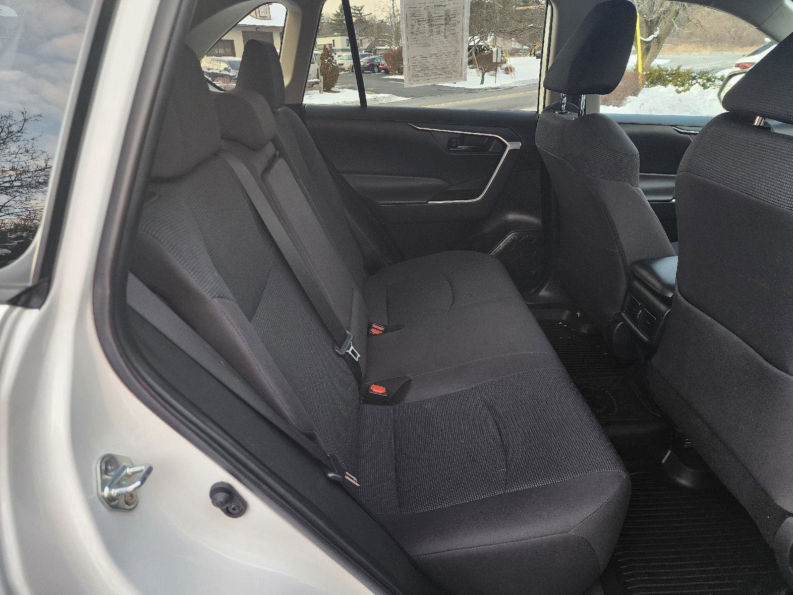 Used 2024 Toyota RAV4 LE image 21