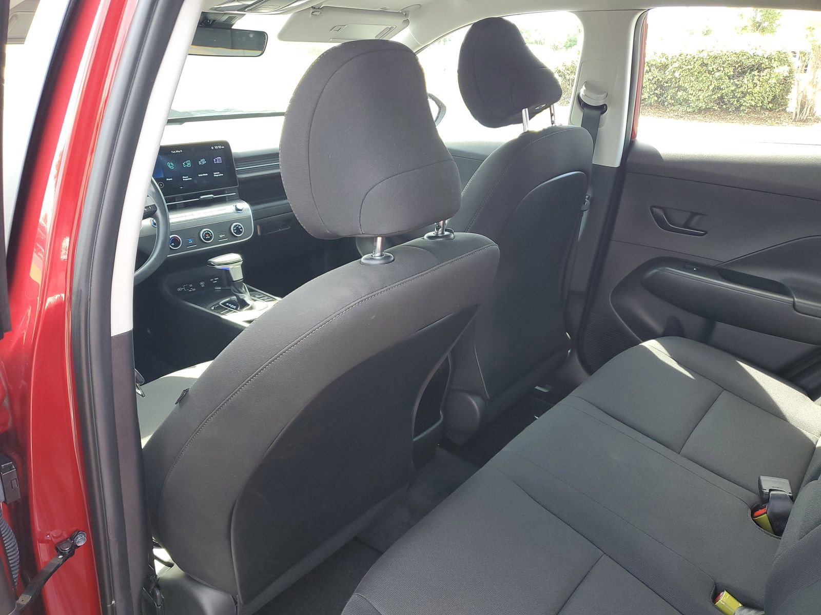 Used 2025 Hyundai Kona SE FWD image 9