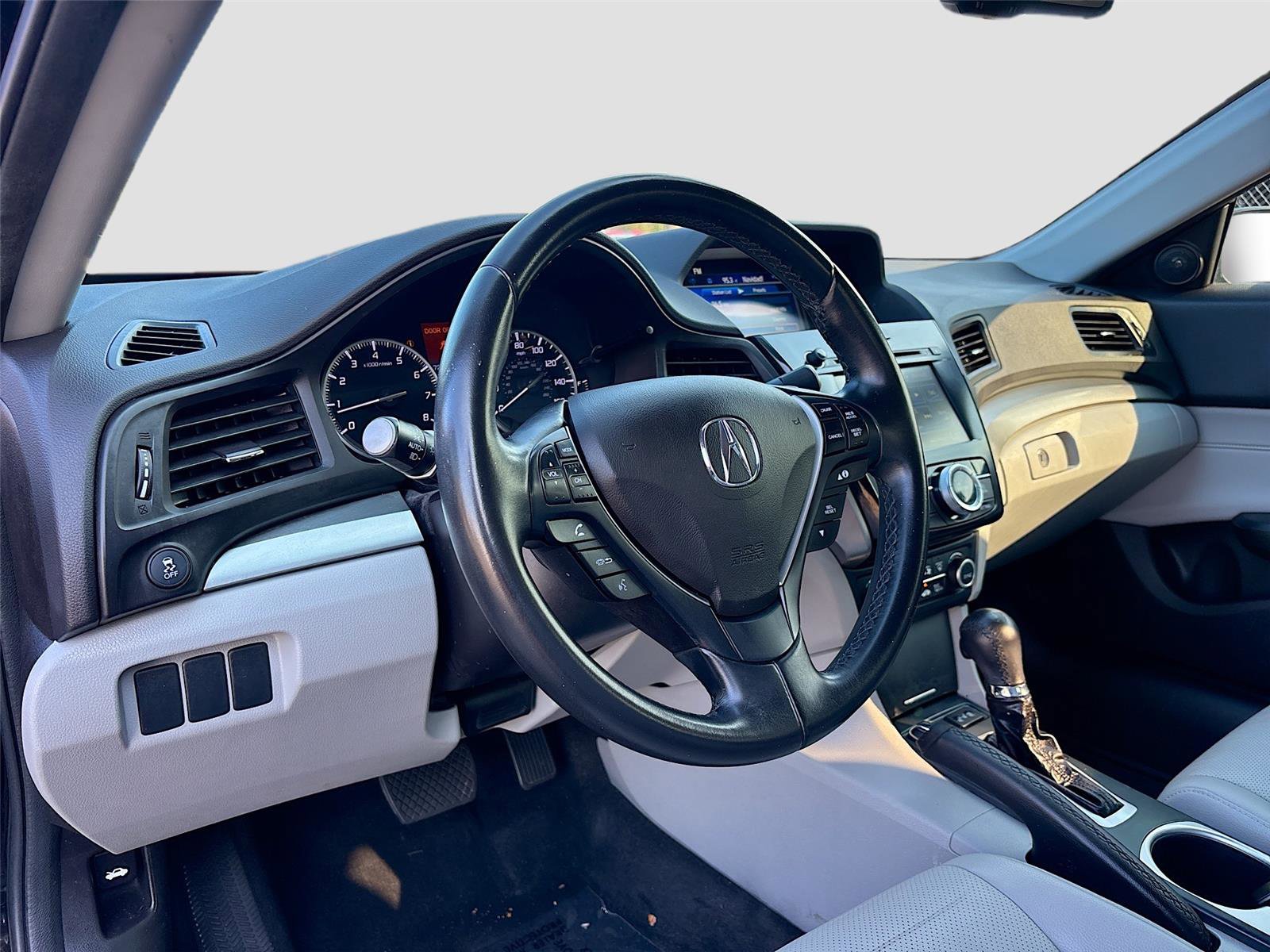 Used 2017 Acura ILX w/ Premium Package image 10