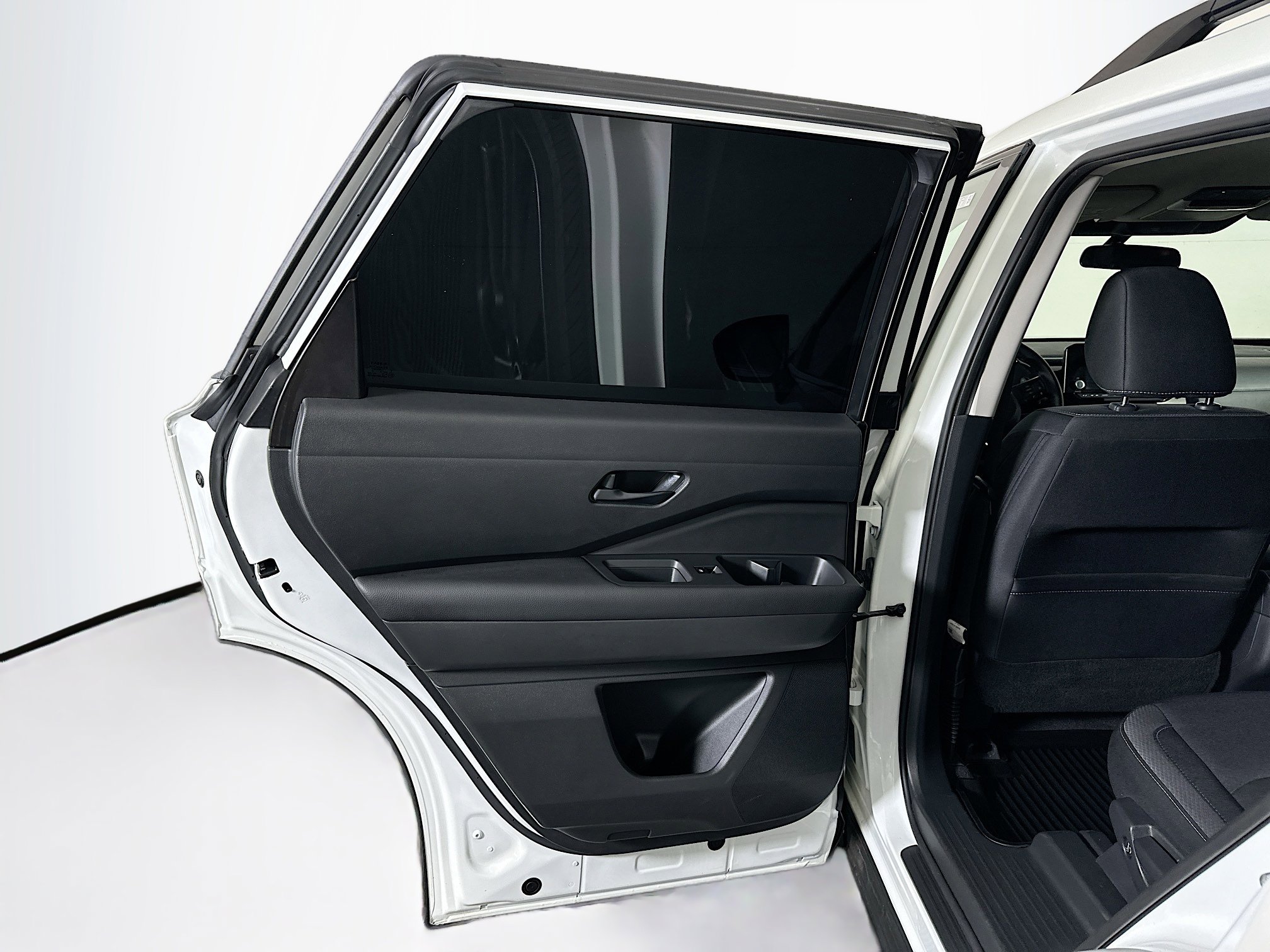 Used 2024 Nissan Pathfinder SV image 26