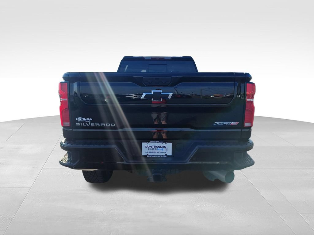 Used 2025 Chevrolet Silverado 2500 ZR2 AWD/4WD image 4