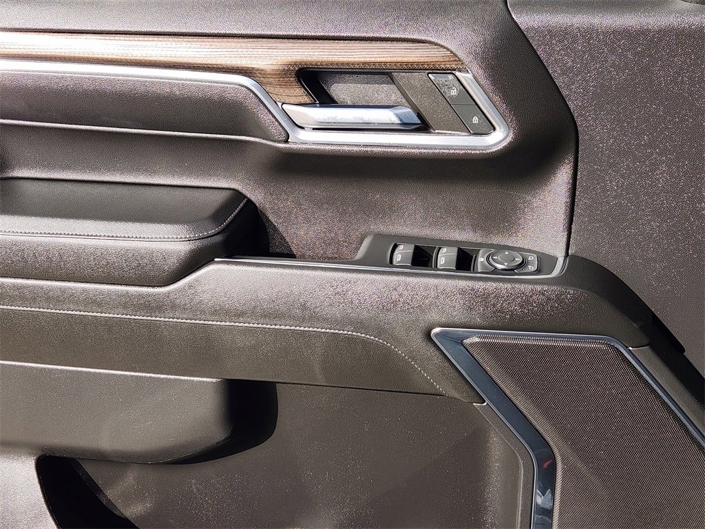 Used 2024 Chevrolet Silverado 1500 LT image 25