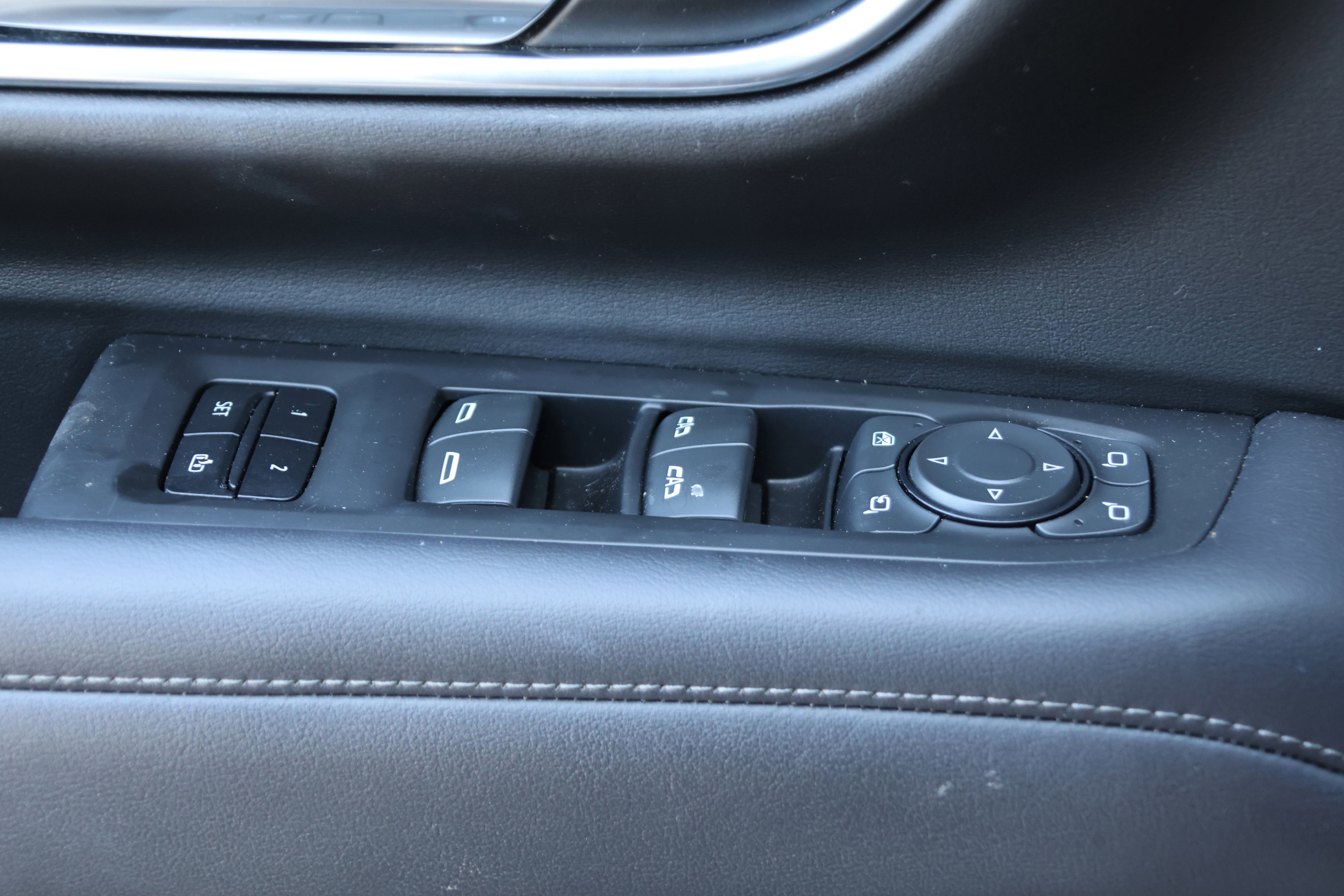 Used 2021 Chevrolet Suburban Z71 w/ Z71 Off-Road Package image 14