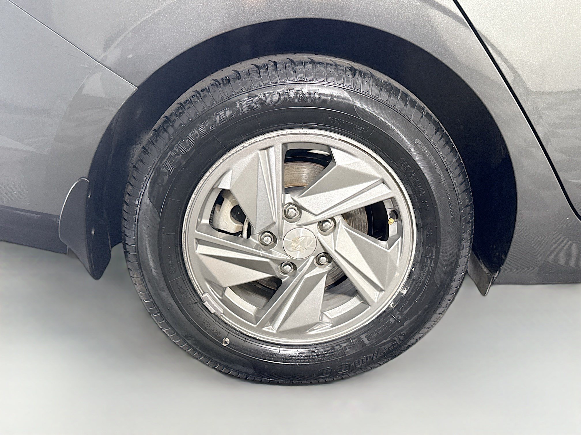 Used 2025 Hyundai Elantra SE FWD image 32