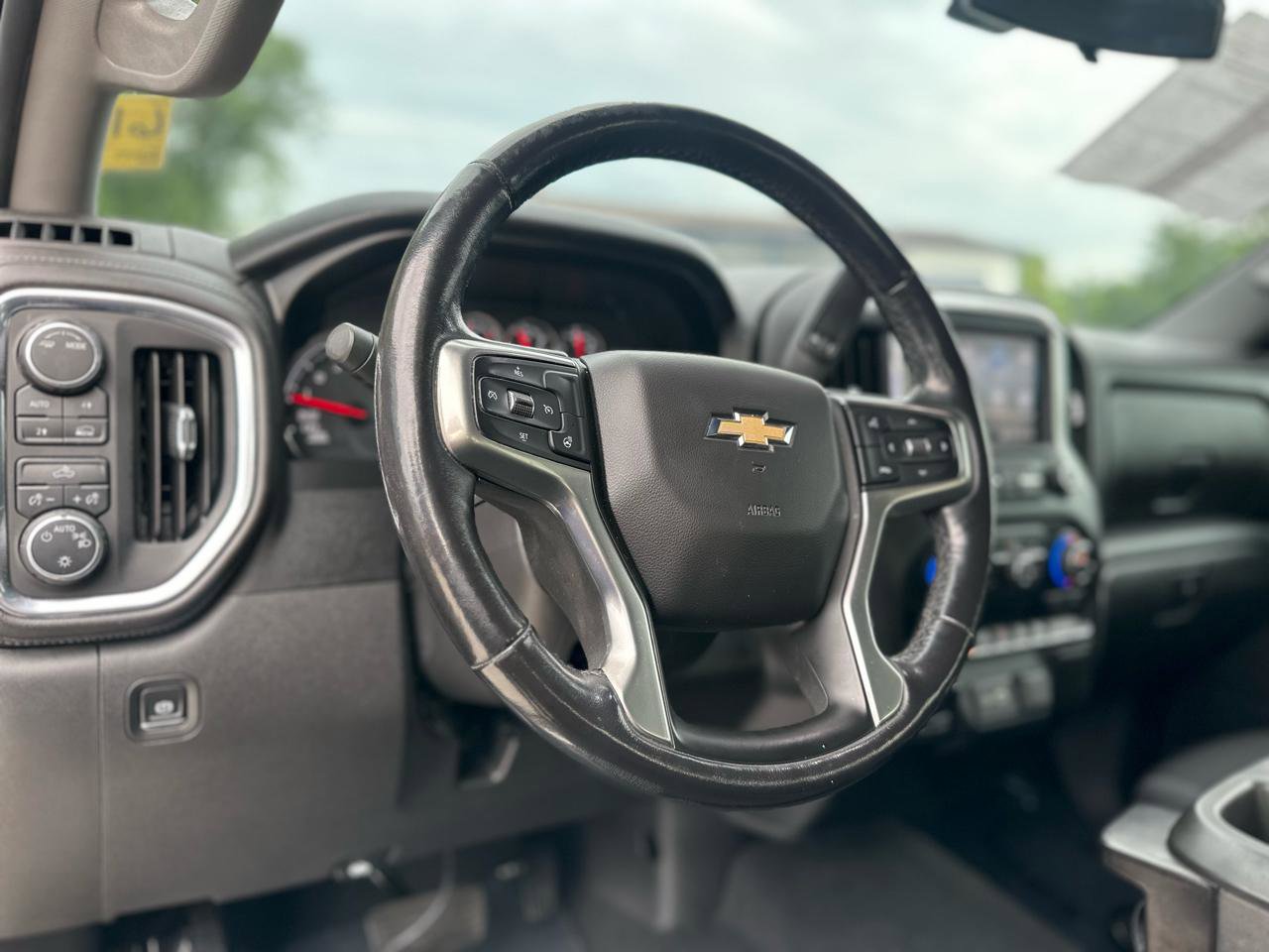 Used 2020 Chevrolet Silverado 1500 LT w/ All-Star Edition AWD/4WD image 11