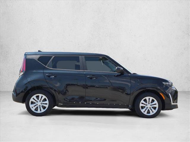 Used 2023 Kia Soul LX FWD image 4