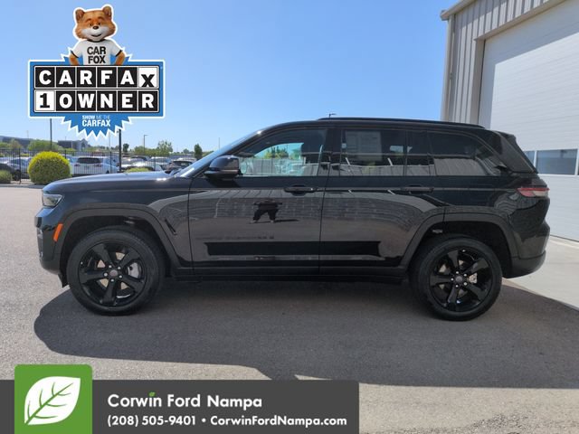 Used 2025 Jeep Grand Cherokee Limited w/ Black Appearance Package AWD/4WD image 6