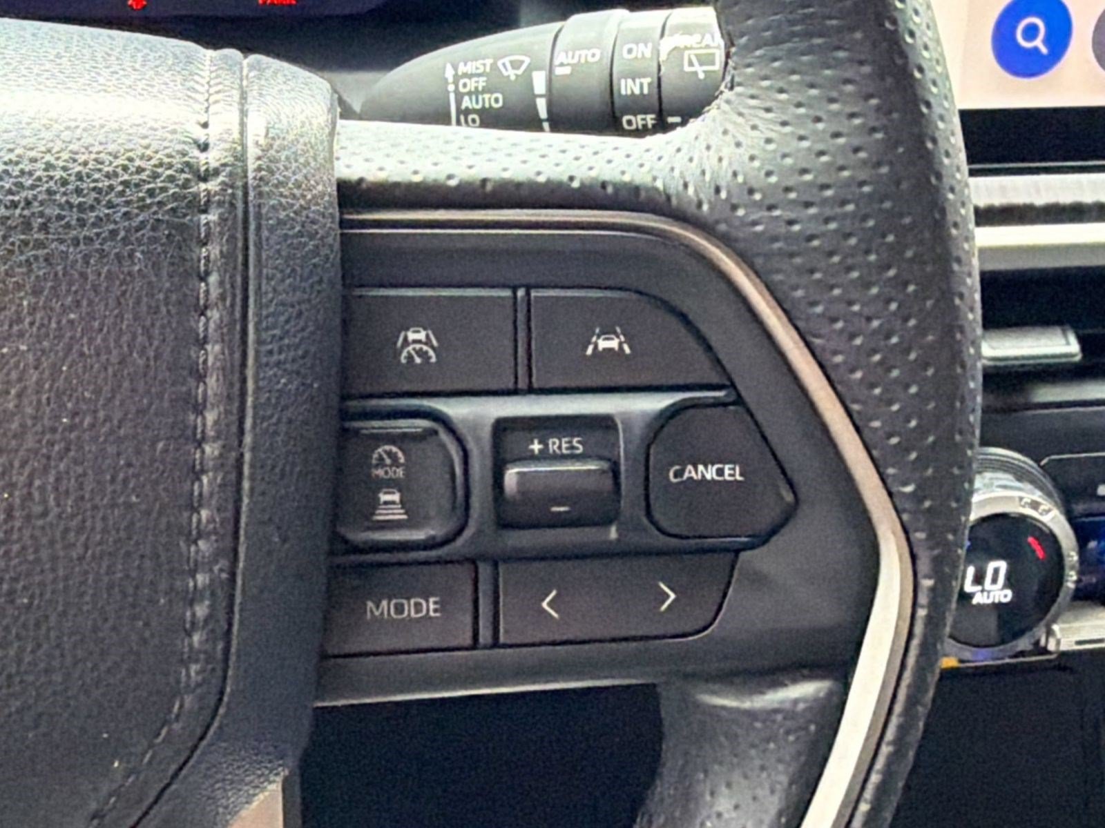 Used 2025 Toyota 4Runner Platinum AWD/4WD image 31