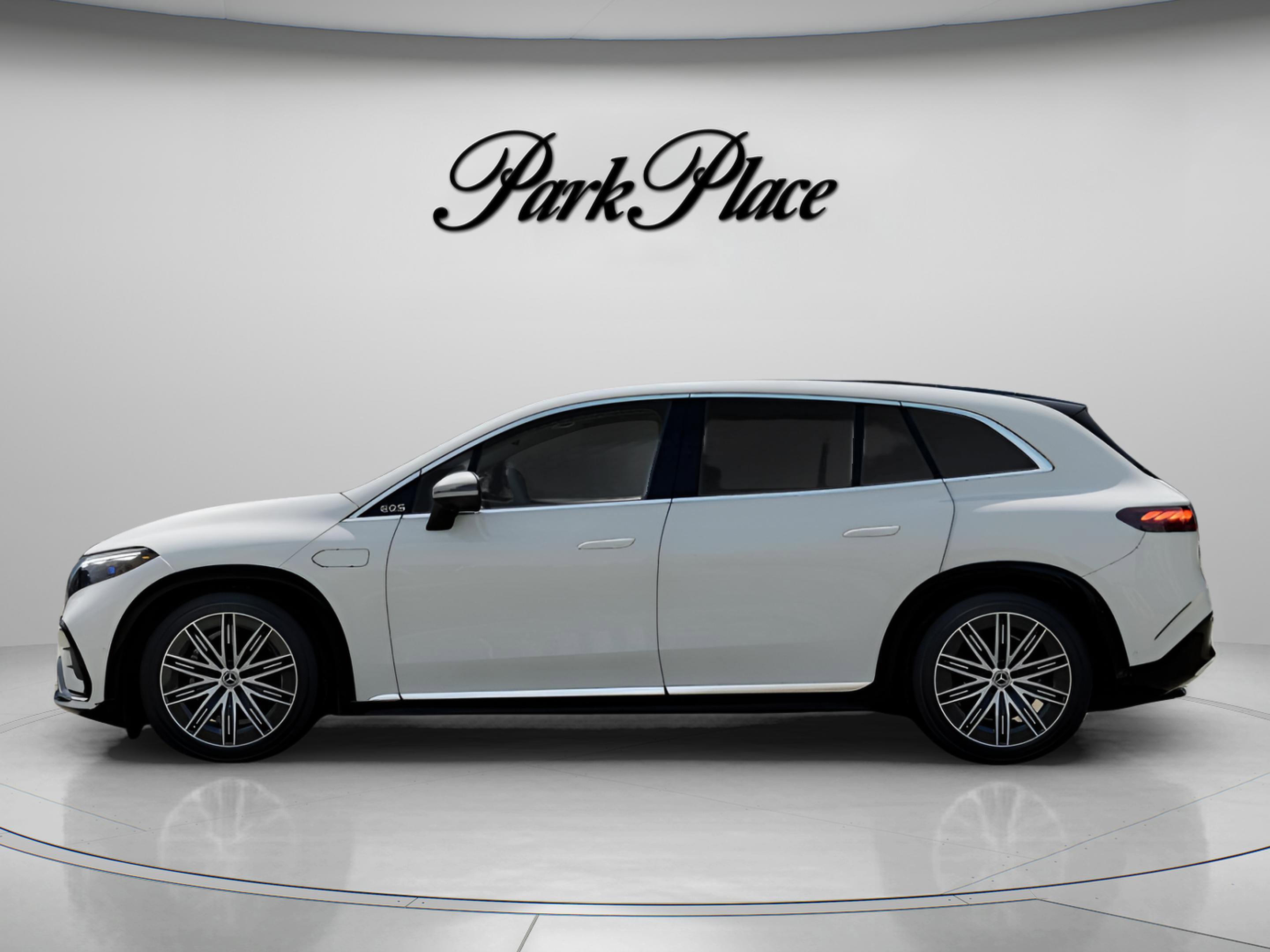 Used 2023 Mercedes-Benz EQS 580 4MATIC SUV image 7