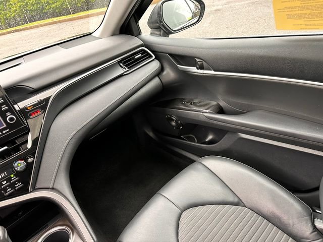 Used 2023 Toyota Camry SE w/ Cold Weather Package FWD image 19