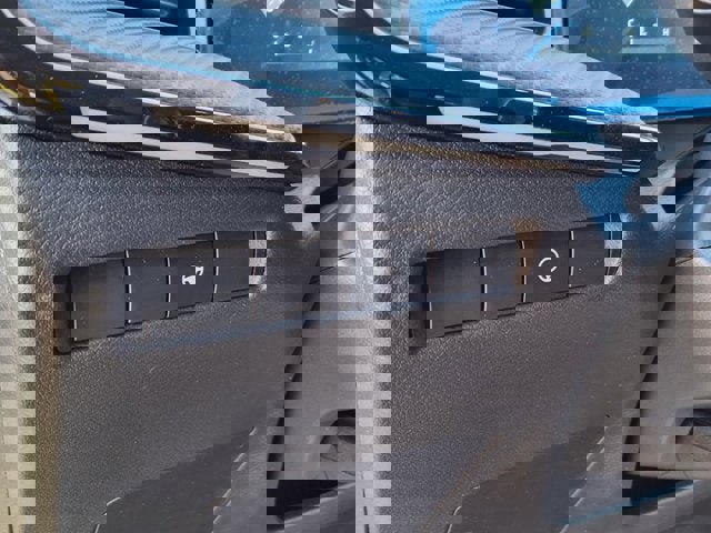 New 2025 Nissan Kicks SR image 27