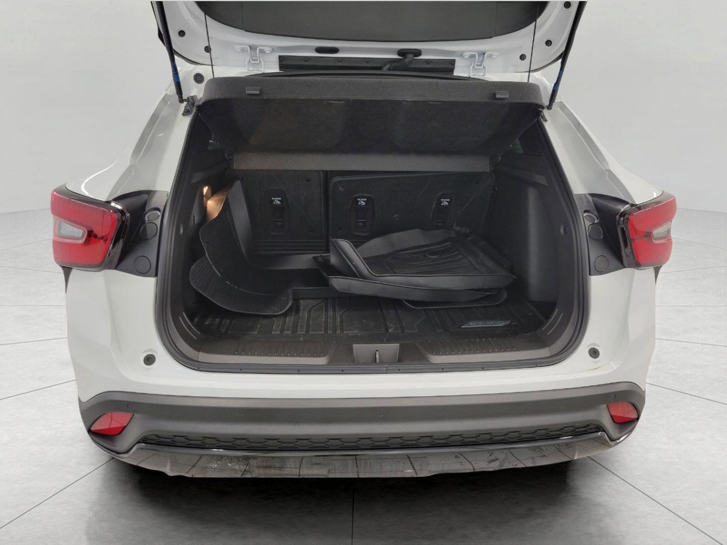 Used 2025 Chevrolet Trax RS w/ Sunroof Package image 14