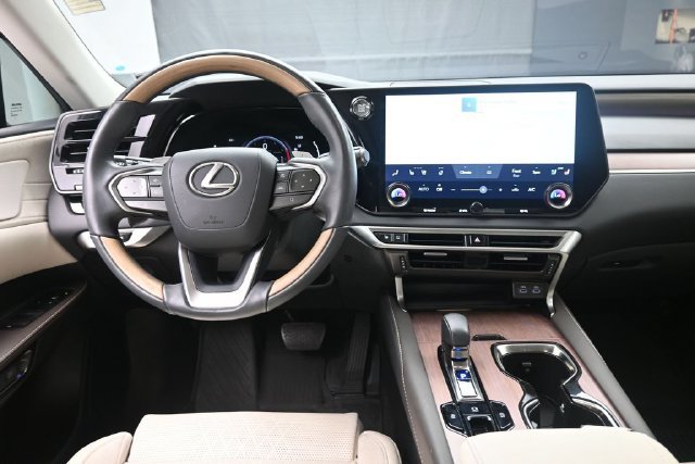 Used 2023 Lexus RX 350 FWD w/ Cold Area Package image 9