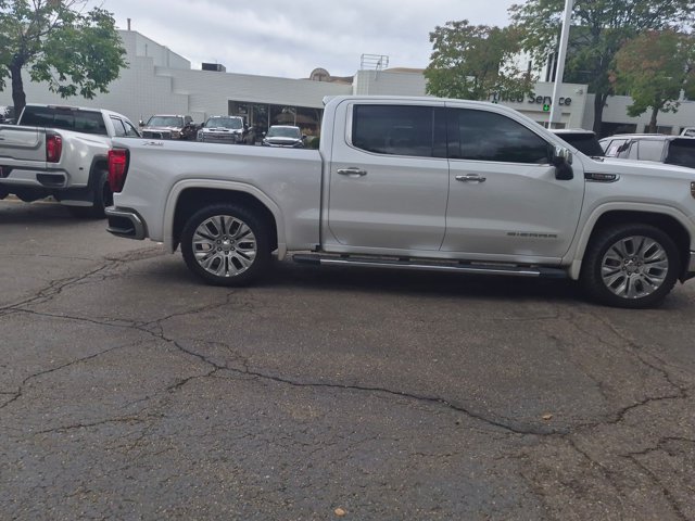Used 2022 GMC Sierra 1500 SLT w/ SLT Premium Package AWD/4WD image 4
