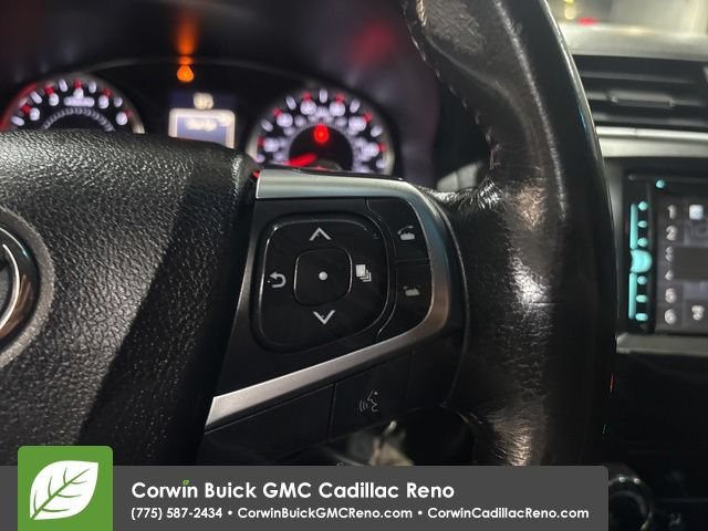 Used 2015 Toyota Camry SE w/ Moonroof Package FWD image 18