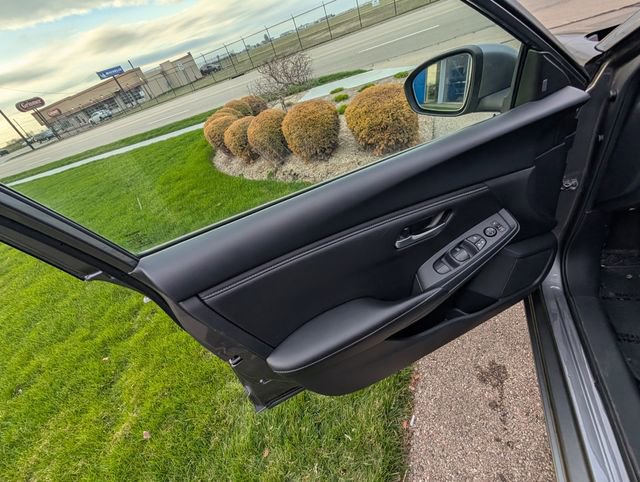 Used 2023 Nissan Sentra SV image 14