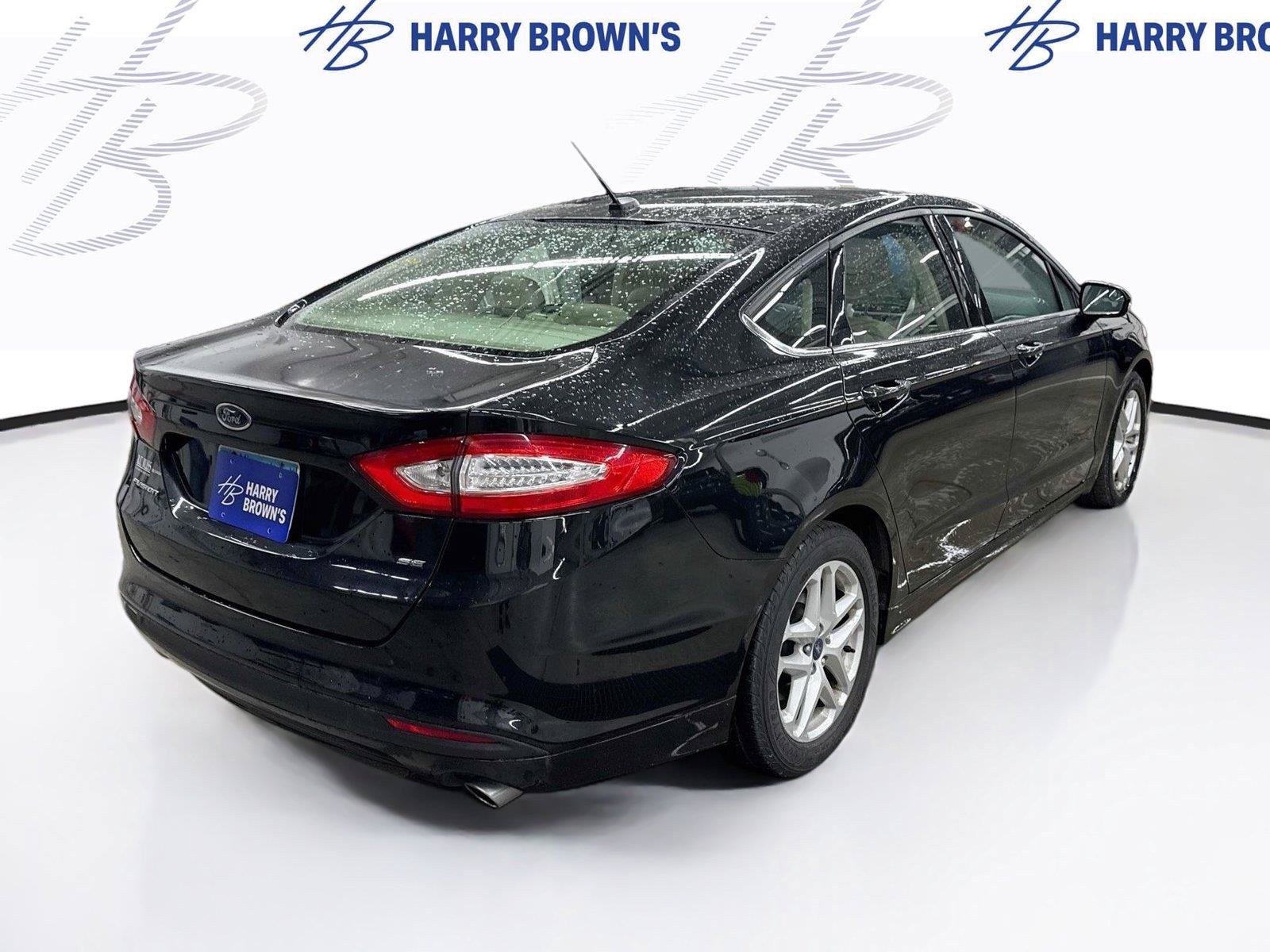 Used 2014 Ford Fusion SE FWD image 10