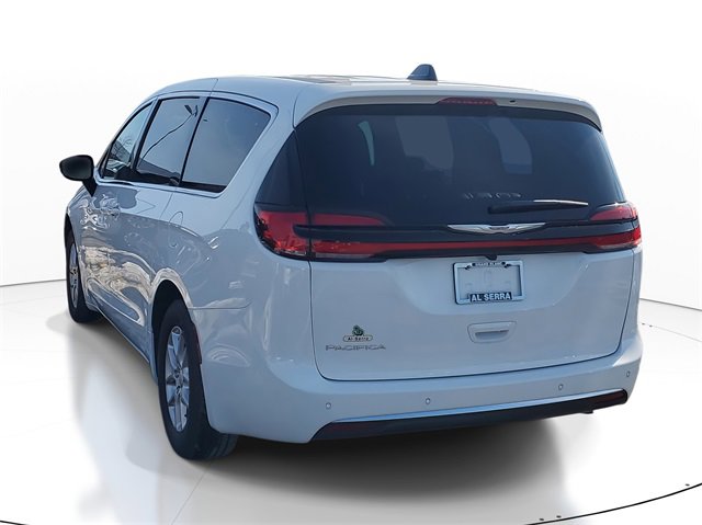 New 2026 Chrysler Pacifica Select image 3