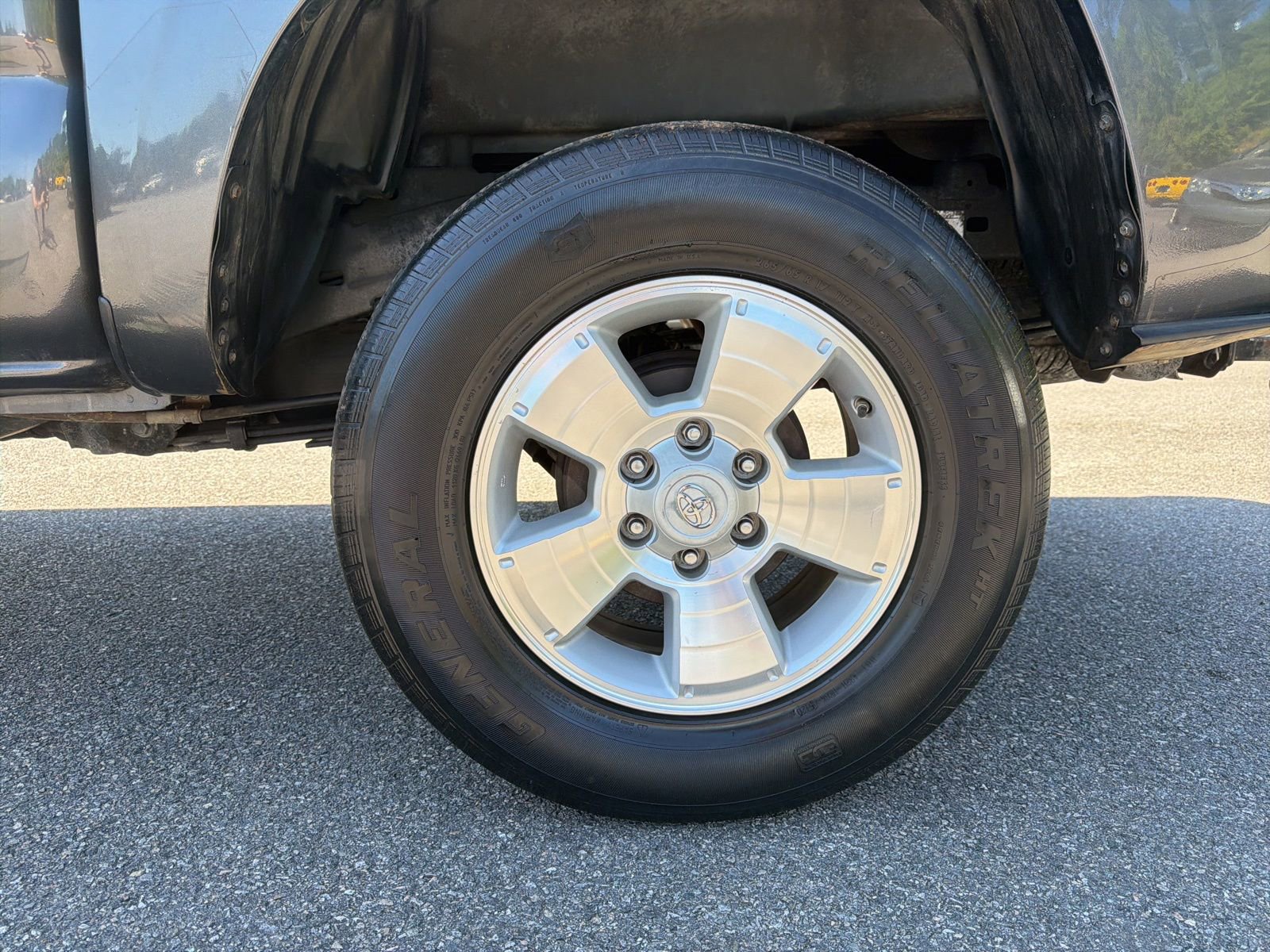 Used 2016 Toyota Tacoma SR5 w/ Towing Package RWD image 15