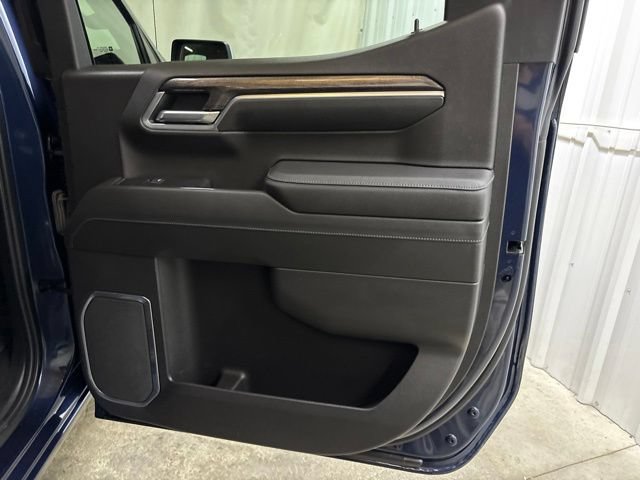 Used 2022 Chevrolet Silverado 1500 LTZ w/ LTZ Convenience Package II AWD/4WD image 18