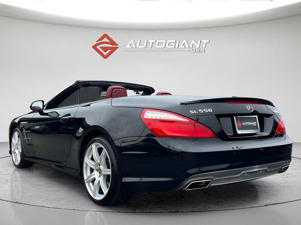 Used 2014 Mercedes-Benz SL 550 w/ Driver Assistance Package image 5