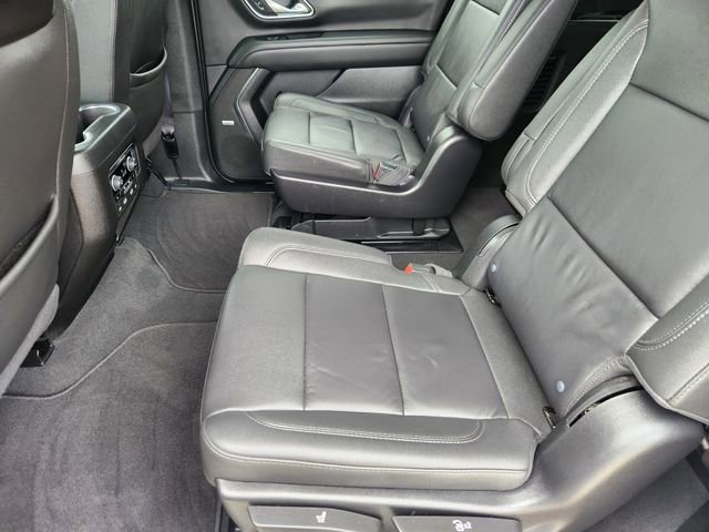 Used 2024 Chevrolet Suburban Z71 w/ Luxury Package AWD/4WD image 31