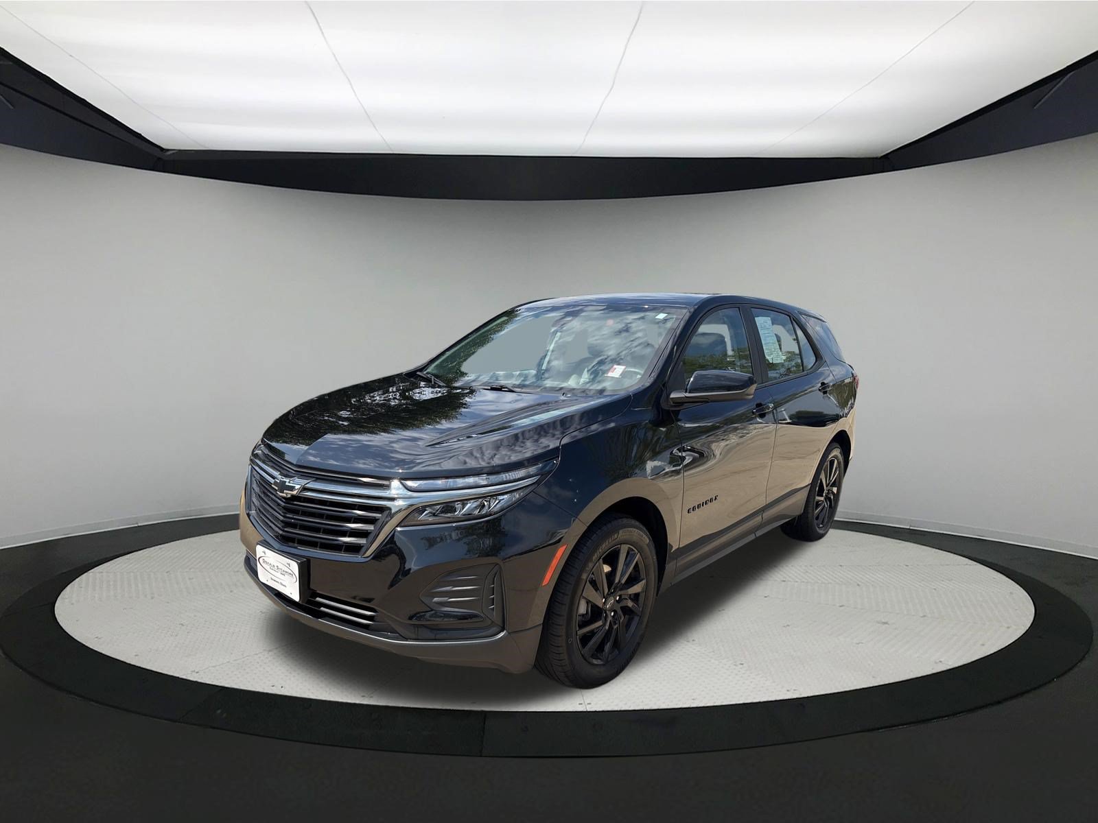 Used 2024 Chevrolet Equinox LS w/ Midnight Edition FWD image 3