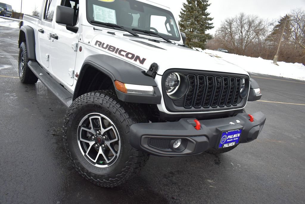 Used 2024 Jeep Gladiator Rubicon w/ Technology Group image 2