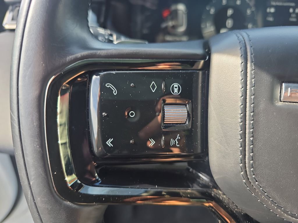 Used 2025 Land Rover Range Rover Velar Dynamic SE AWD/4WD image 16
