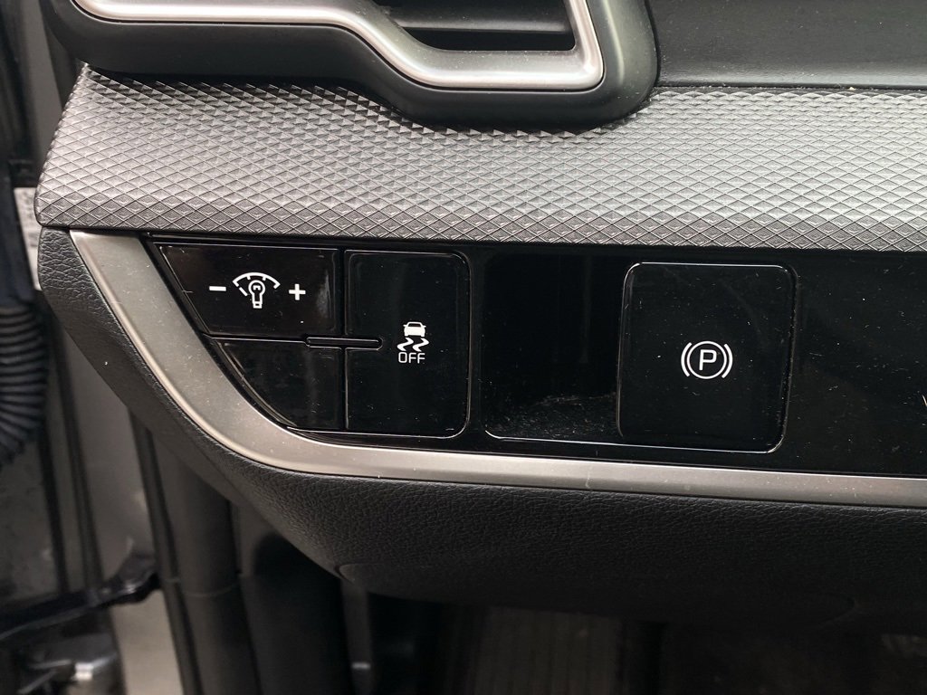 Certified 2024 Kia Sportage LX image 10