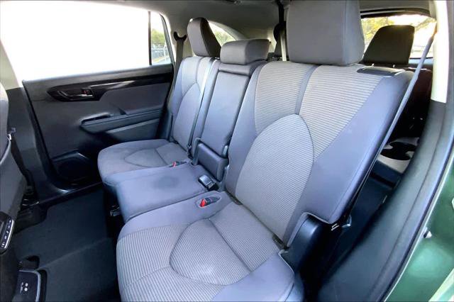Certified 2023 Toyota Highlander L image 19