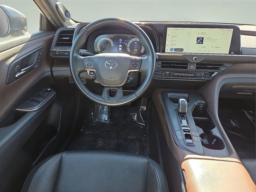 Used 2023 Toyota Crown Limited image 20