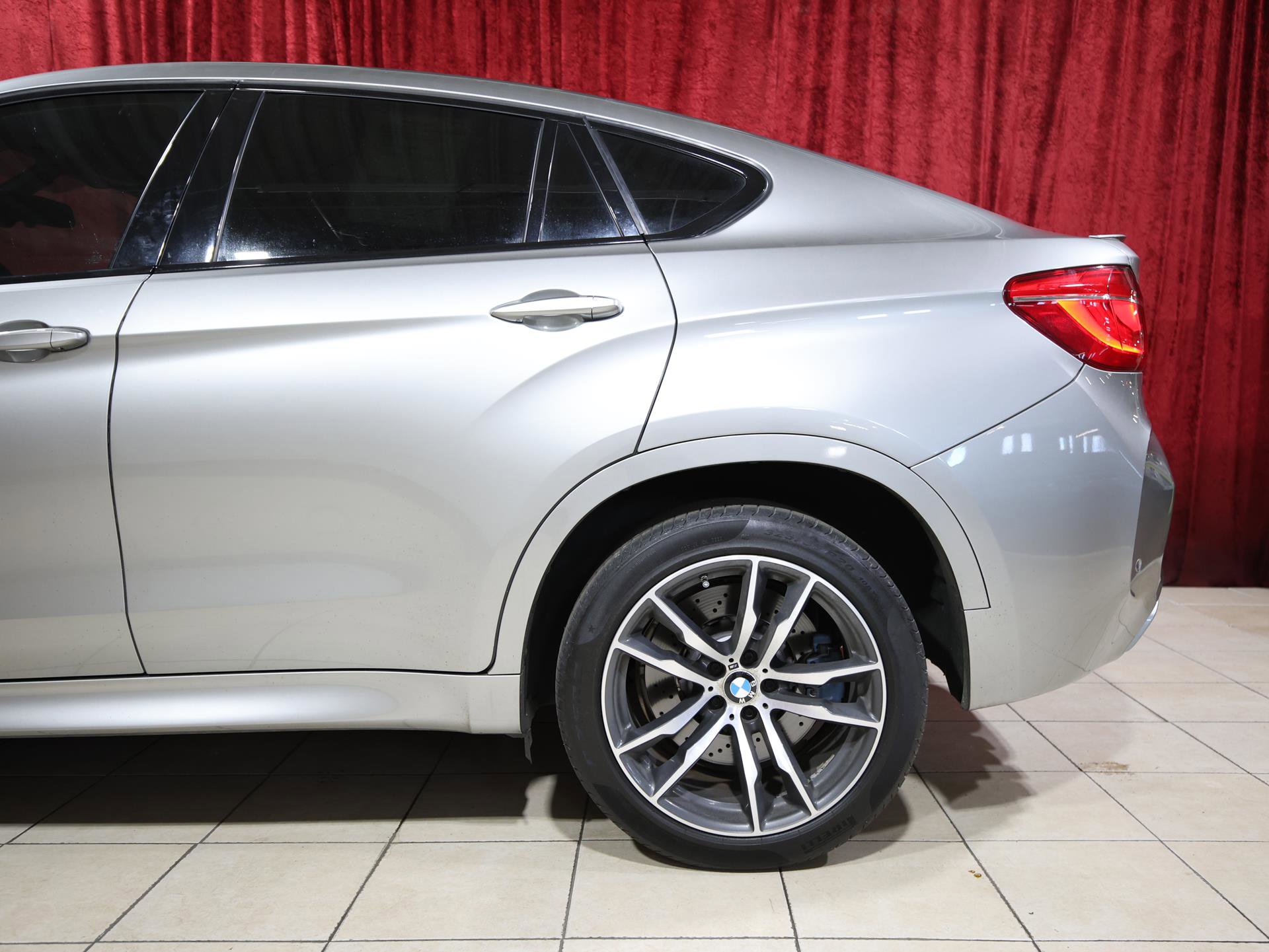Used 2015 BMW X6 M image 6