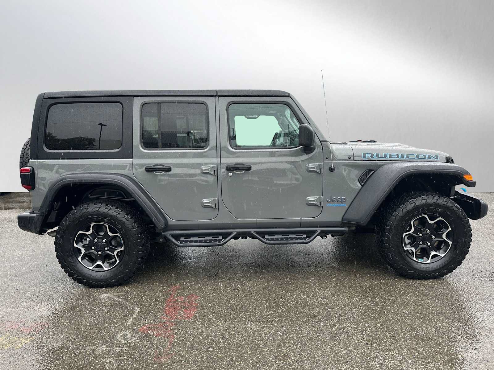 Used 2022 Jeep Wrangler Unlimited Rubicon 4xe AWD/4WD image 2