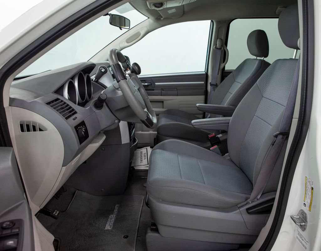 Used 2010 Dodge Grand Caravan SE w/ Climate Group FWD image 7