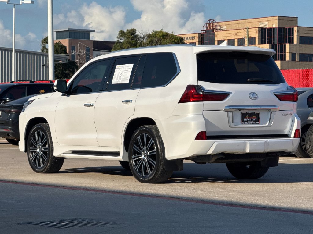 Used 2021 Lexus LX 570 4WD w/ Luxury Package image 4