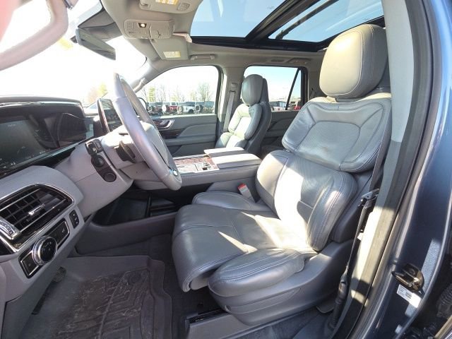 Used 2020 Lincoln Navigator Reserve w/ Luxury Package image 31