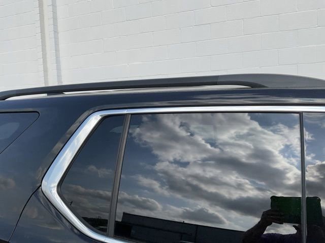 Used 2023 Chevrolet Traverse LT image 11