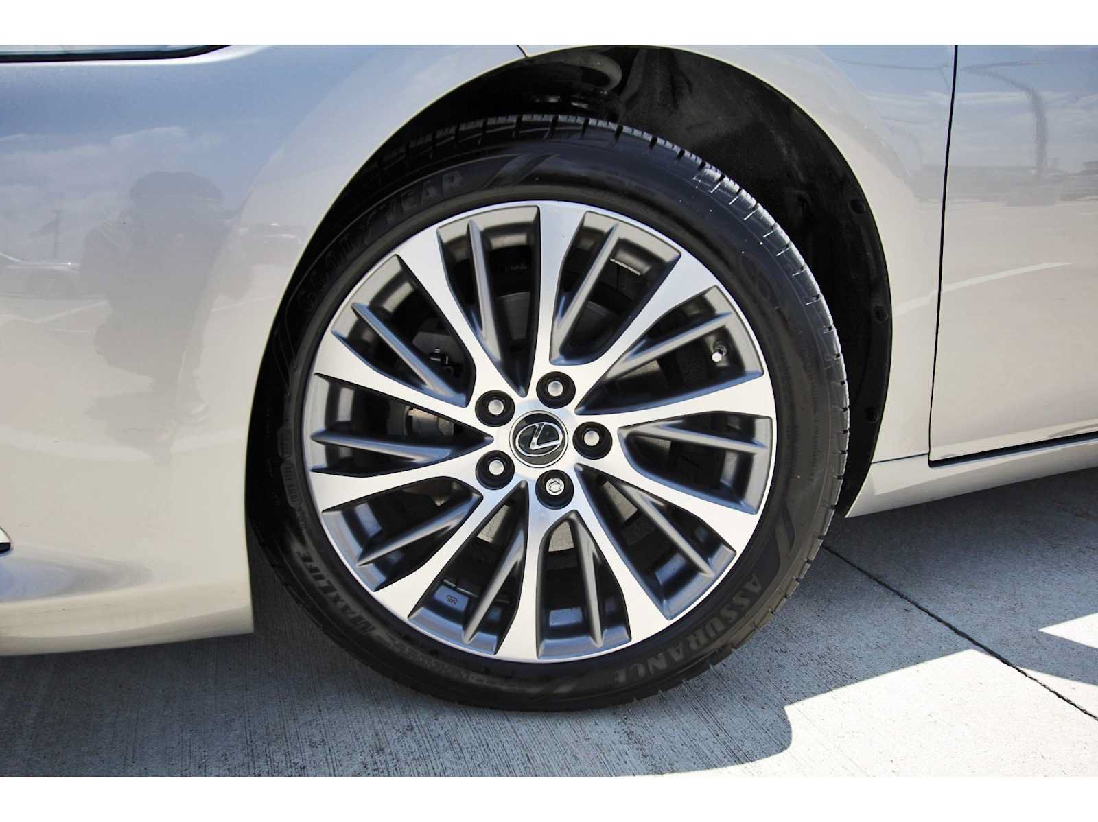 Used 2021 Lexus ES 350 w/ Premium Package FWD image 27
