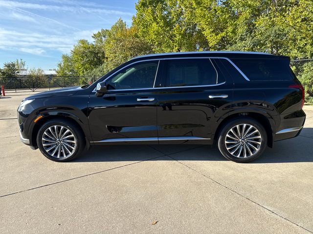 Used 2024 Hyundai Palisade Calligraphy image 2