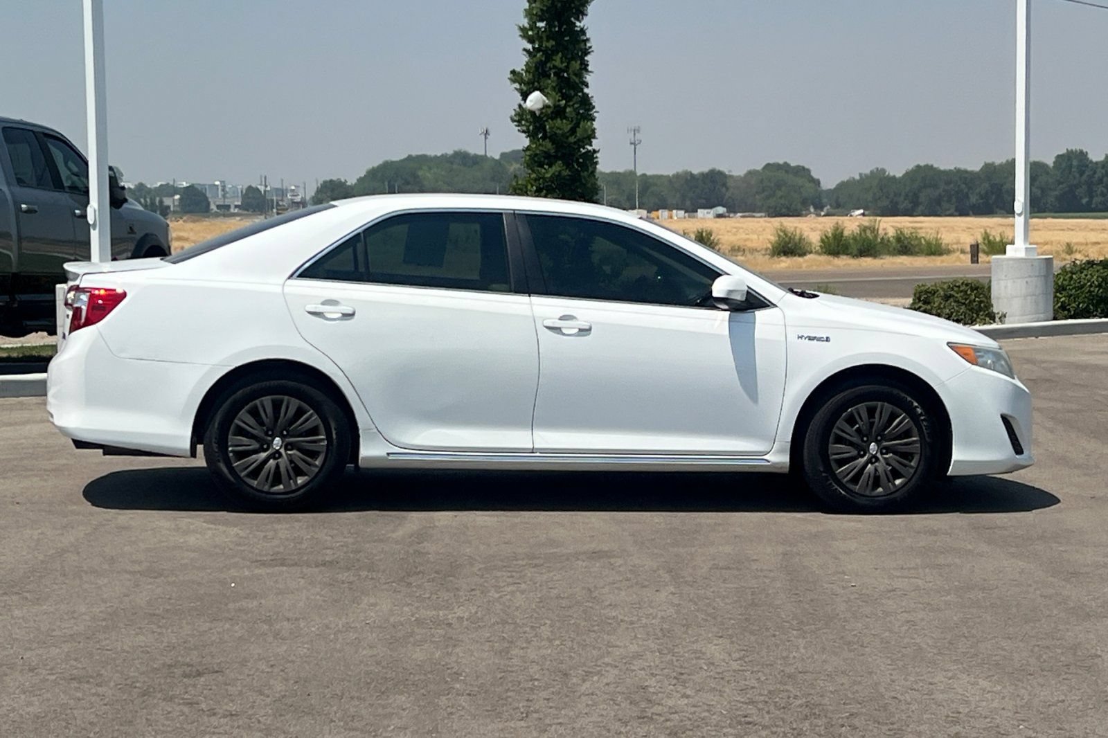Used 2014 Toyota Camry LE FWD image 3