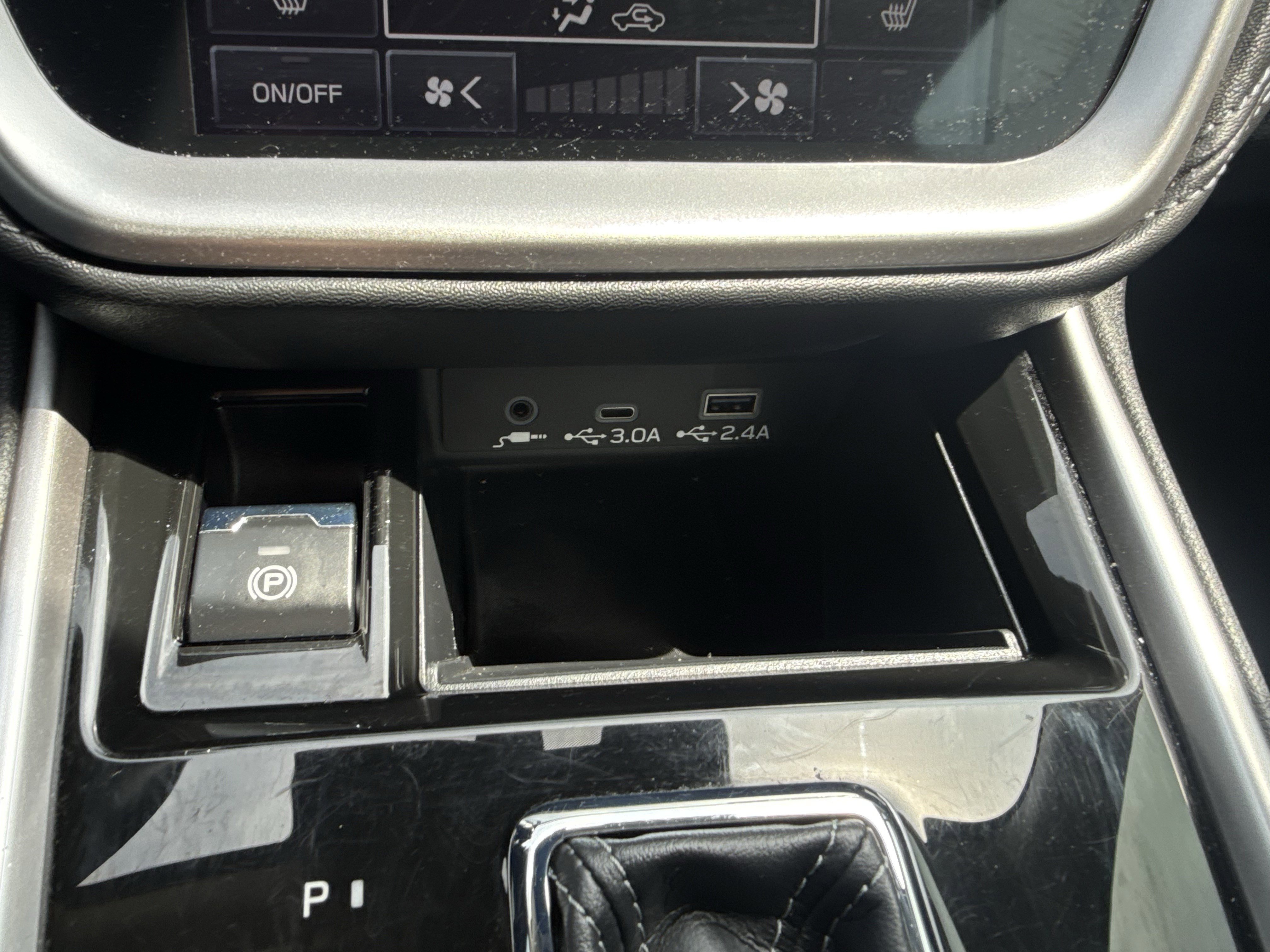 Used 2024 Subaru Outback Premium image 30